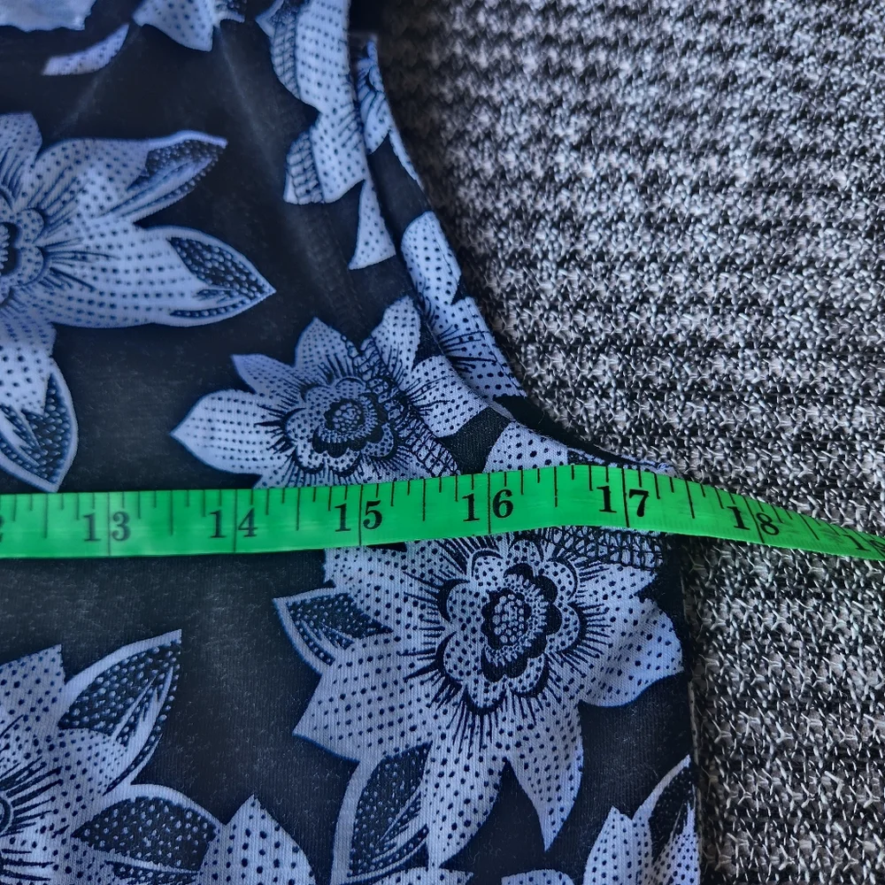 T by Talbots black and white floral dress. Drawstring waist. Pockets. Size MP - Picture 7 of 11